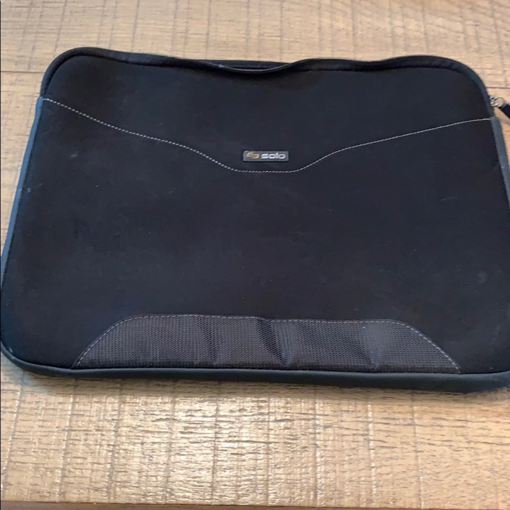 Laptop sleeve